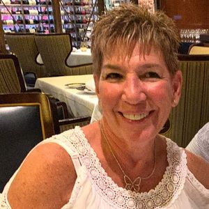 Meet your Posher, Janis